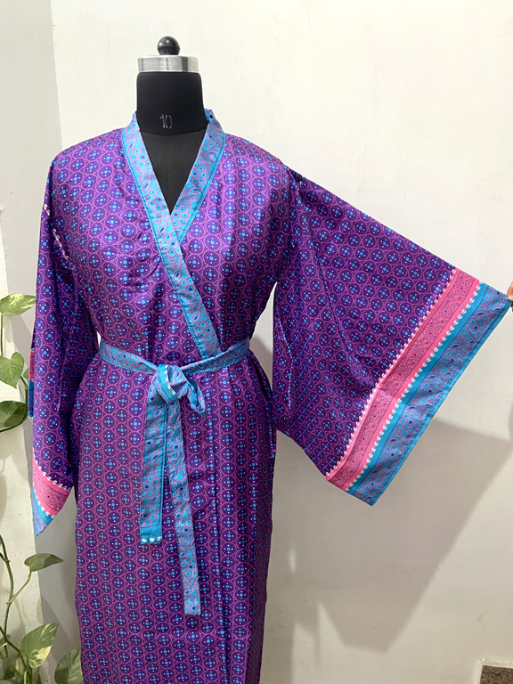 Vintage Sari dressing gown / kimono ( AI - 10)