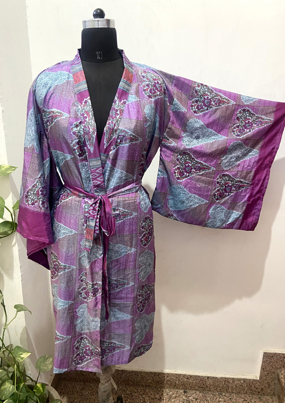 Vintage Sari dressing gown / kimono ( AI - 11)